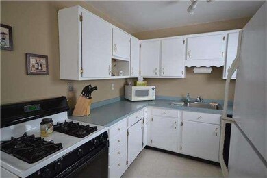 219 Cherry Ln, Ambler, PA 19002 - photo 3