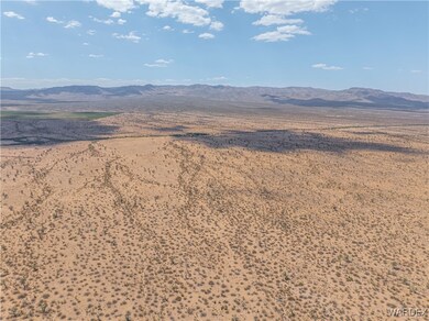 Aerial view with a mountain view