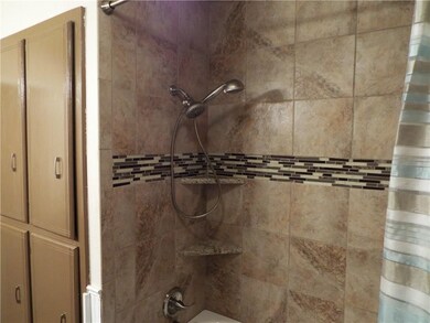 708 N Falcon Way, Mustang, OK 73064 - photo 5