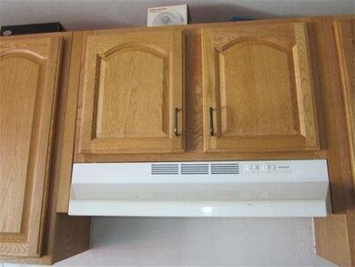 49 Manor Ct, Springfield, MA 01118 - photo 7