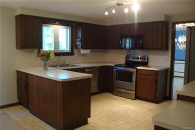 Newer stainless steel appliance! Neutral tones