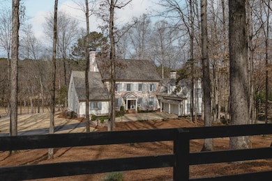 View of front of property featuring a fenced front