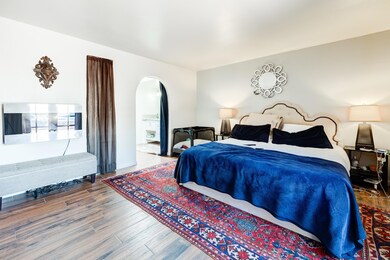 013_Master Suite II