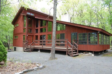 407 Canoe Brook Dr, Hawley, PA 18428 - photo 2