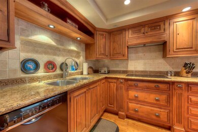 003_Custom Kitchen