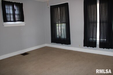 1501 W 4th St, Davenport, IA 52802 - photo 2