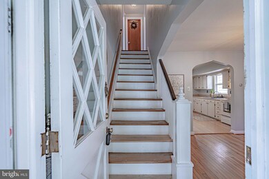 296 E Dorrance St, Kingston, PA 18704 - photo 5