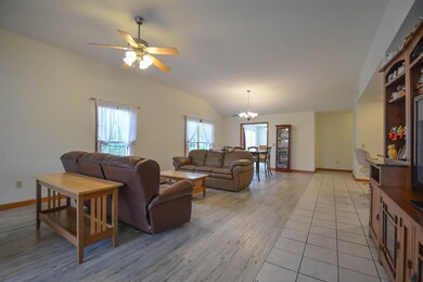 1127 W Sugarberry Ct, Bloomington, IN 47404 - photo 5