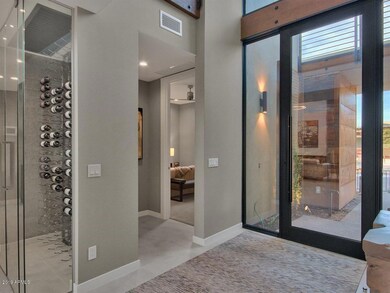 005_FOYER