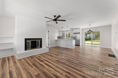 126 Max View Dr unit 4, Leicester, NC 28748 - photo 3