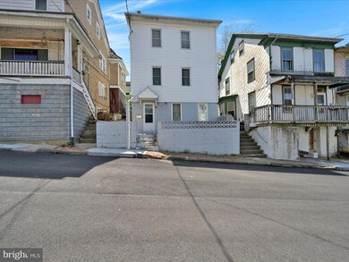 920 E Chestnut St, Shamokin, PA 17872 - photo 3