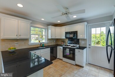 6837 Lamp Post Ln, Alexandria, VA 22306 - photo 7