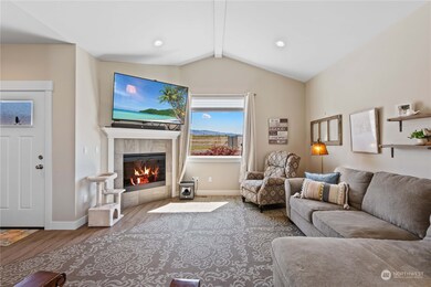 284 S Nevada Ave, East Wenatchee, WA 98802 - photo 5