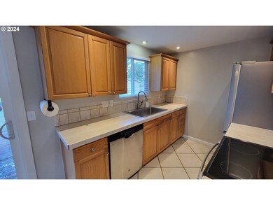 861 Skipper Ave, Eugene, OR 97404 - photo 7