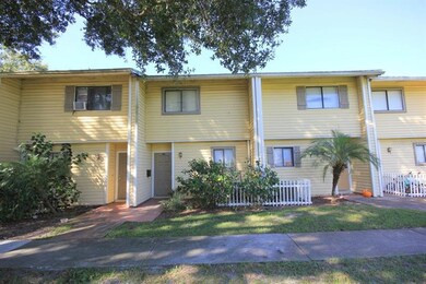 22701 Watersedge Blvd unit 16, Land O Lakes, FL 34639 - photo 2