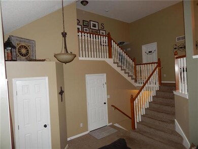4928 Roundtree St, Shawnee, KS 66226 - photo 4