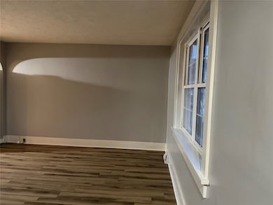 556 W 29th St, Erie, PA 16508 - photo 4