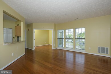 2404 Chestnut Terrace Ct unit 204, Odenton, MD 21113 - photo 3