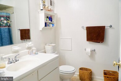 8231 Kings Charter Ln unit K, Springfield, VA 22152 - photo 3