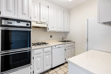 Harbor Towers unit 12D, Boston, MA 02110 - photo 4