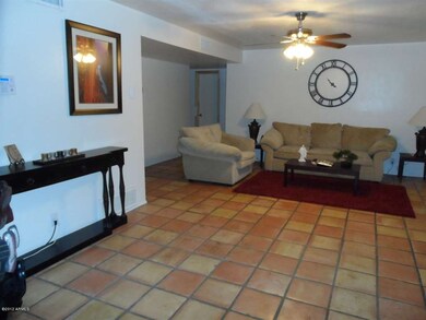 Entry/Living room