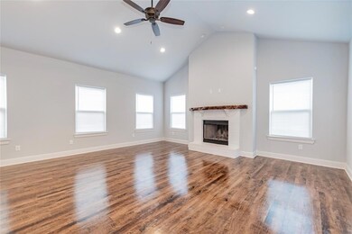 1408 Lexington St, Weatherford, TX 76086 - photo 3