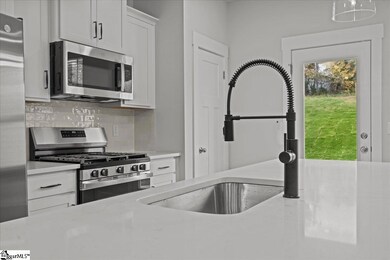 409 W Parima Ct, Spartanburg, SC 29301 - photo 7