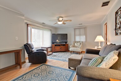 Large, bright & roomy with oak hardwood flooring