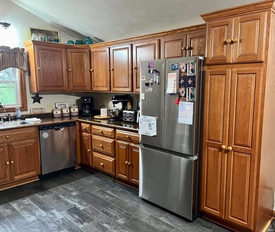 9040 S 400 W, Fairmount, IN 46928 - photo 6