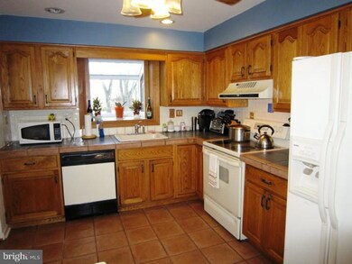 404 Burning Tree Rd, Wallingford, PA 19086 - photo 7