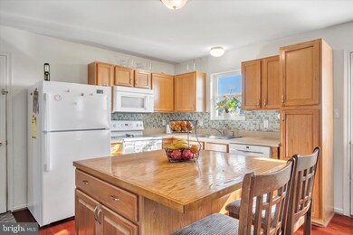 433 E 4th St, Bernville, PA 19506 - photo 2