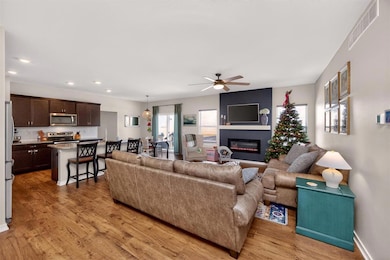 2113 NW Linwood Ct, Ankeny, IA 50023 - photo 2