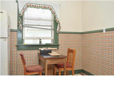 BREAKFAST NOOK