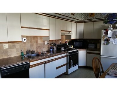 26 Sachem St, Chicopee, MA 01013 - photo 3