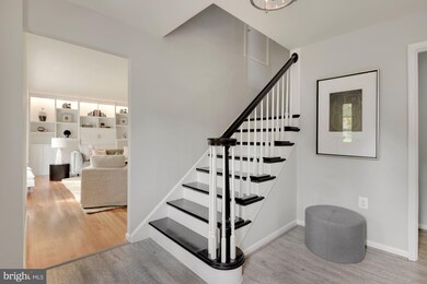 1004 Country Club Dr NE, Vienna, VA 22180 - photo 3