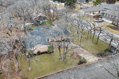 520 W Pleasantview Dr, Hurst, TX 76054 - photo 3