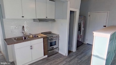 1 S Main St unit 2ND FLOOR FRONT, Seven Valleys, PA 17360 - photo 2