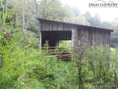 Nice barn on the property that is great for animal