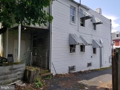 742 E Marion St, Lancaster, PA 17602 - photo 3