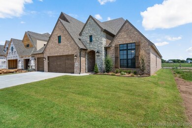 3921 S Gardenia Ave, Broken Arrow, OK 74012 - photo 2