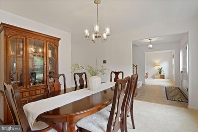 11301 Freas Dr, North Potomac, MD 20878 - photo 4