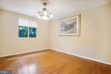 3645 Wharf Ln, Triangle, VA 22172 - photo 3