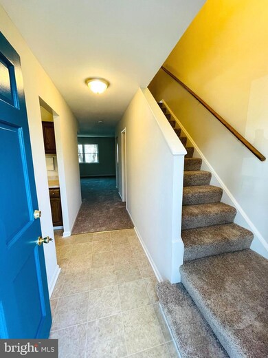 5914 Mayflower Ct, Alexandria, VA 22312 - photo 2