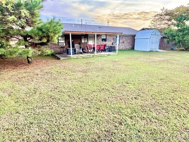 707 NE H St, Stigler, OK 74462 - photo 6