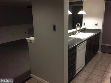 904 Cedar Crest Ct unit B, Edgewood, MD 21040 - photo 3