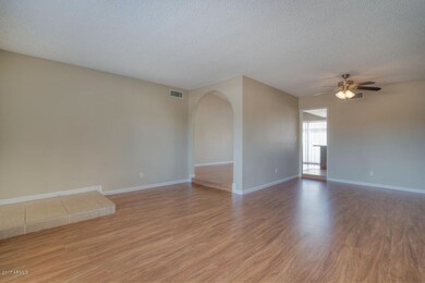 004 Living Dining