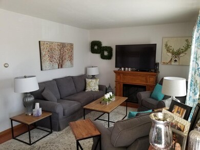 53 Kienia Rd, Hudson, NH 03051 - photo 2