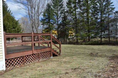 19 Maplecrest St, Newmarket, NH 03857 - photo 3