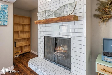 08-Living Room_SLS_-3601