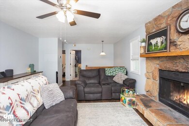 07-Living Room_IMG_9091-Edit
